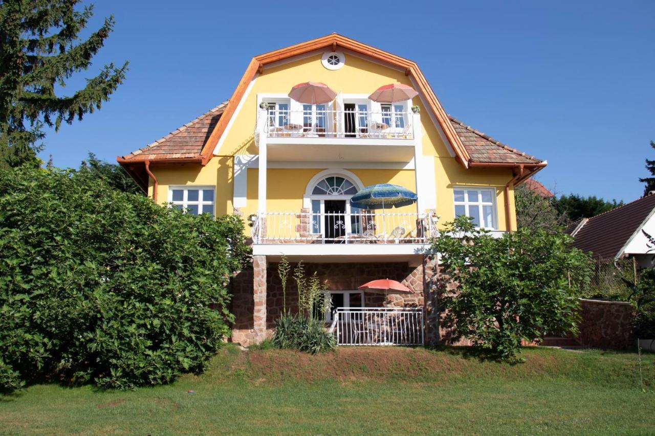 Gyoengyoem Apartman Balatonalmádi Extérieur photo