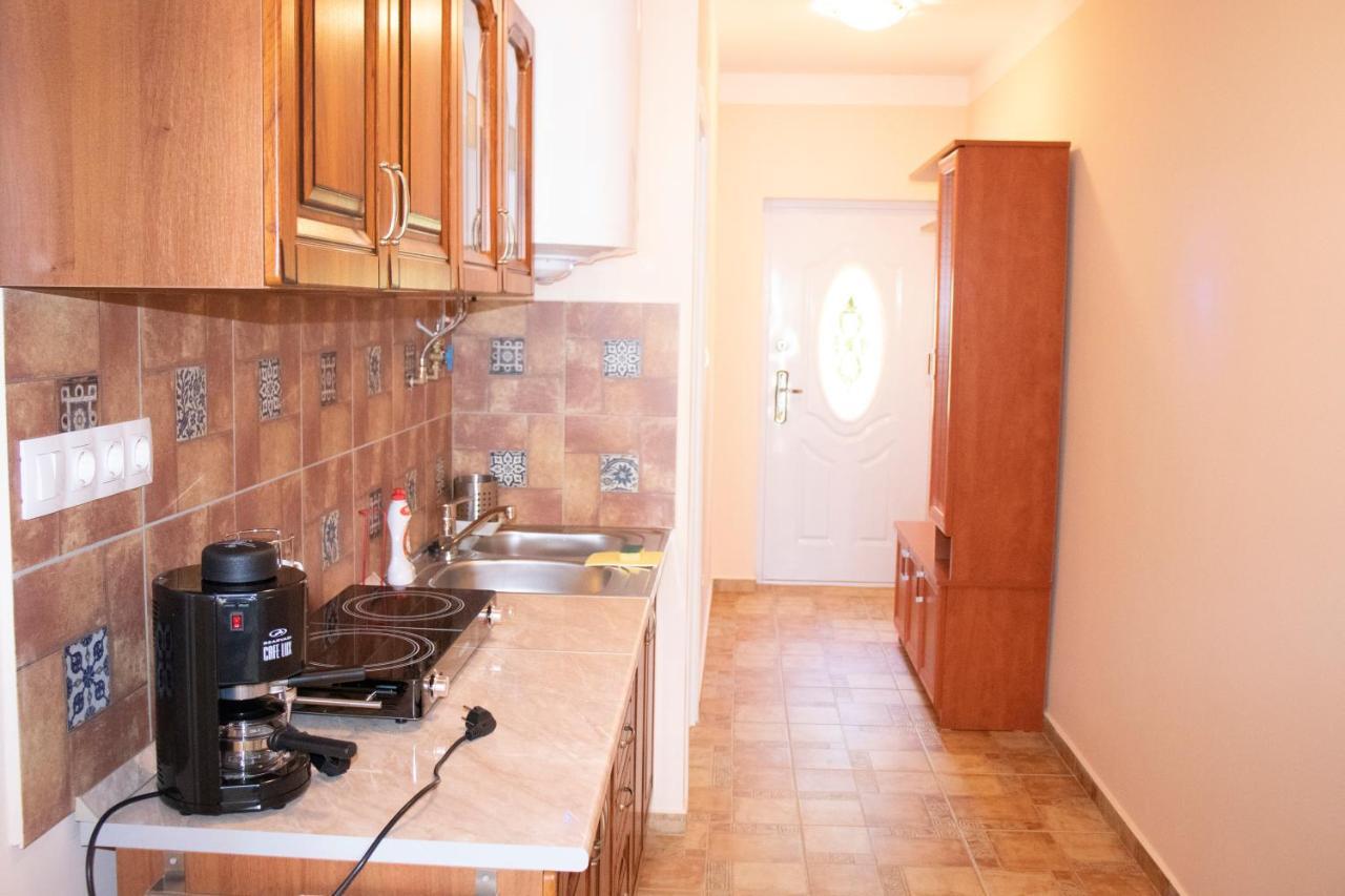Gyoengyoem Apartman Balatonalmádi Extérieur photo