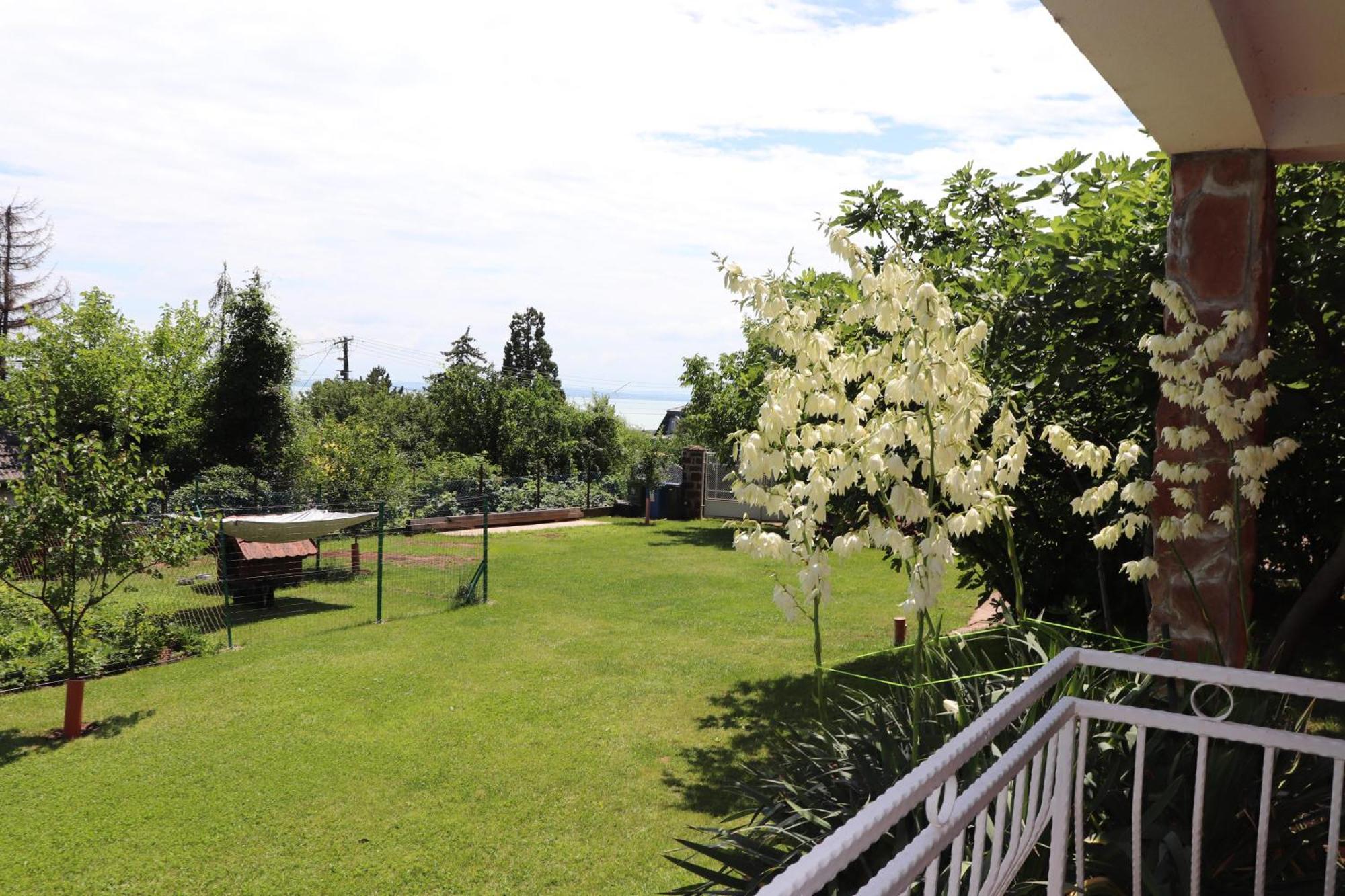 Gyoengyoem Apartman Balatonalmádi Extérieur photo