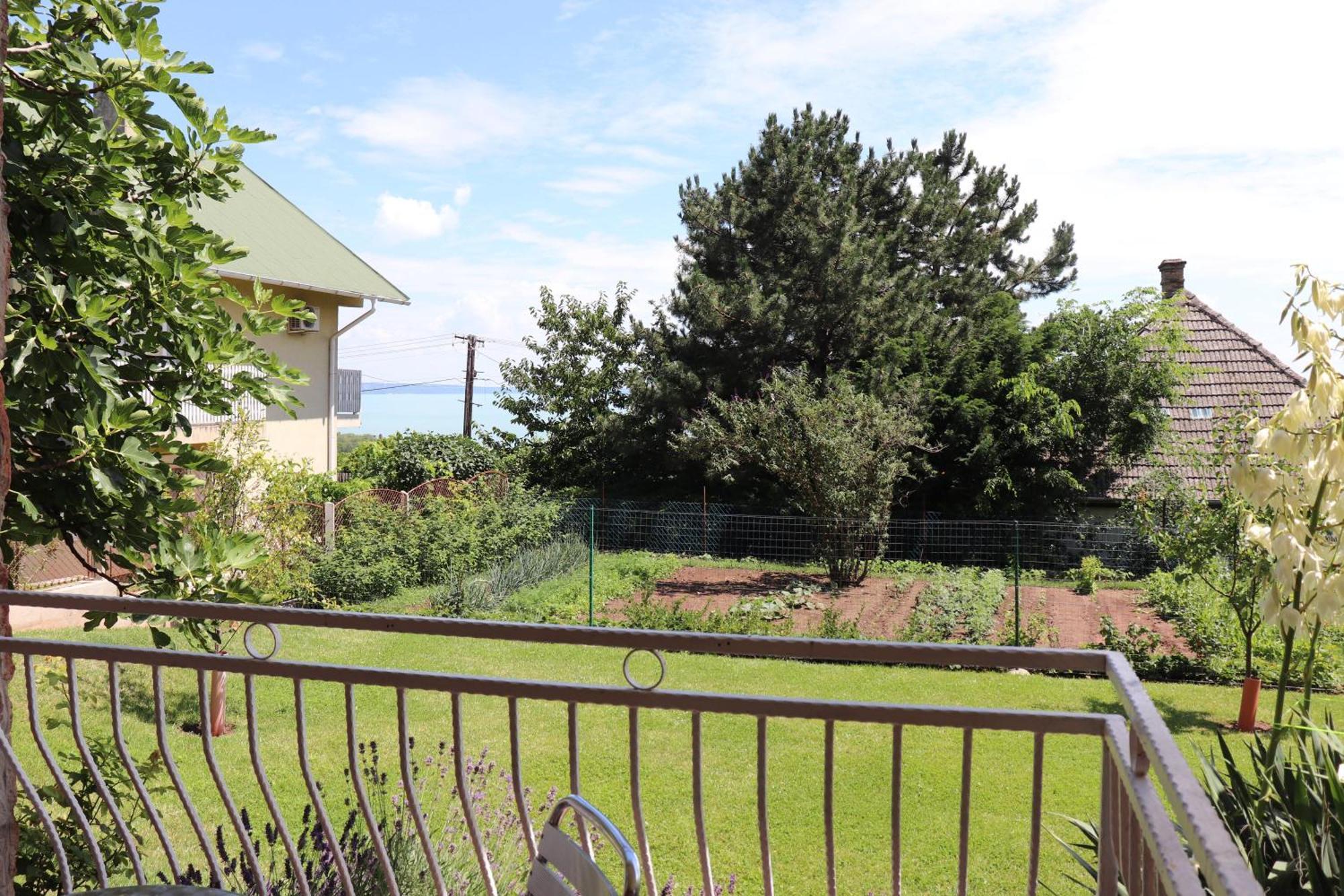 Gyoengyoem Apartman Balatonalmádi Extérieur photo